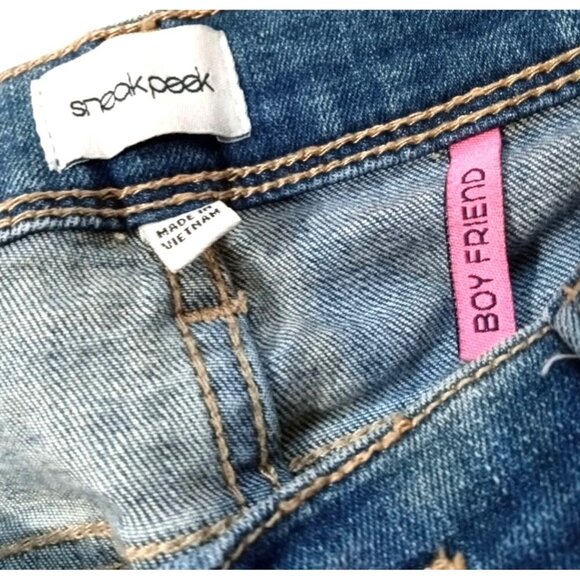 Sneak Peak Like New Boyfriend Denim Jeans Cute Stylish Patches and Rips Size 5 - Picture 3 of 9